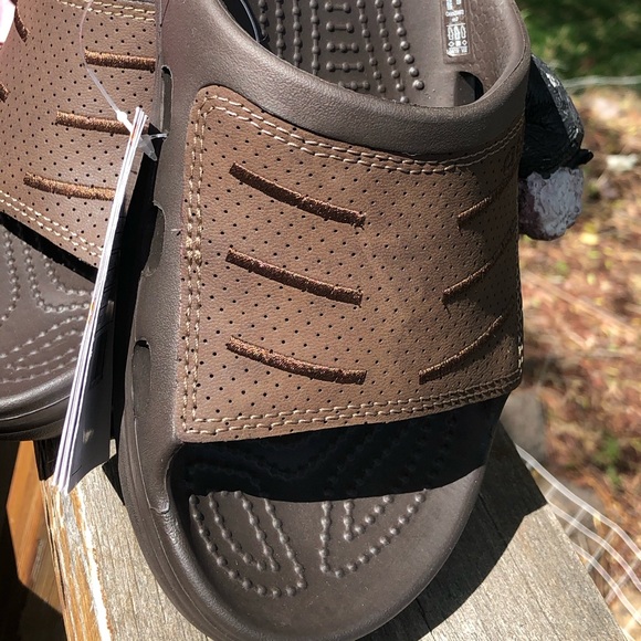 wide fit fitflops